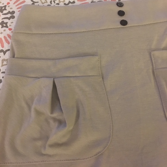 NEW SM grey flirty mini skirt 💃🏻 - Picture 2 of 3