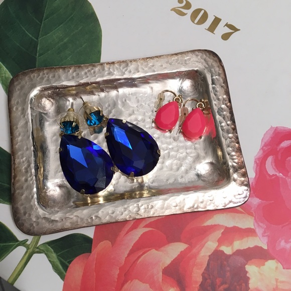 Earrings - Picture 1 of 1