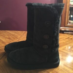Black Uggs with buttons on sides