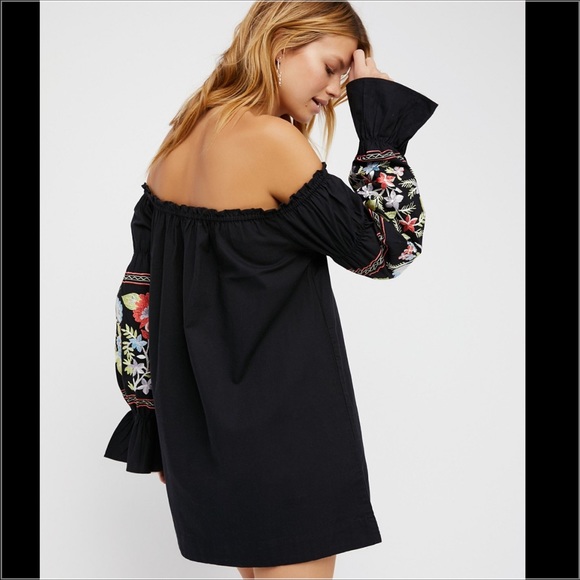 Host pic 🎉 Free people dress - Picture 3 of 5