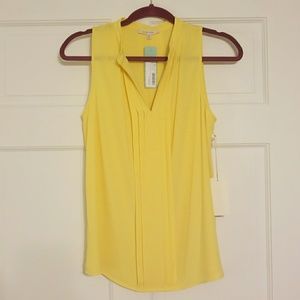 41 Hawthorne Top NWT