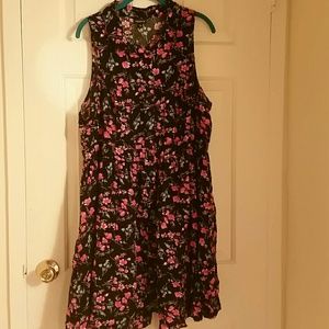 Torrid sleeveless black floral shirt dress