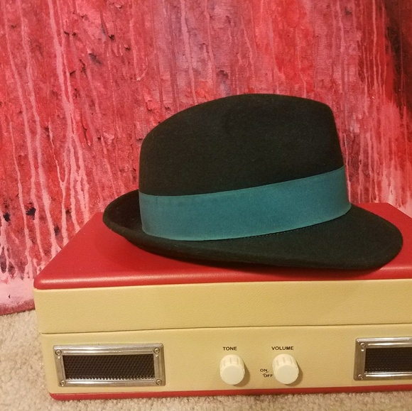 Fedora - Picture 3 of 3