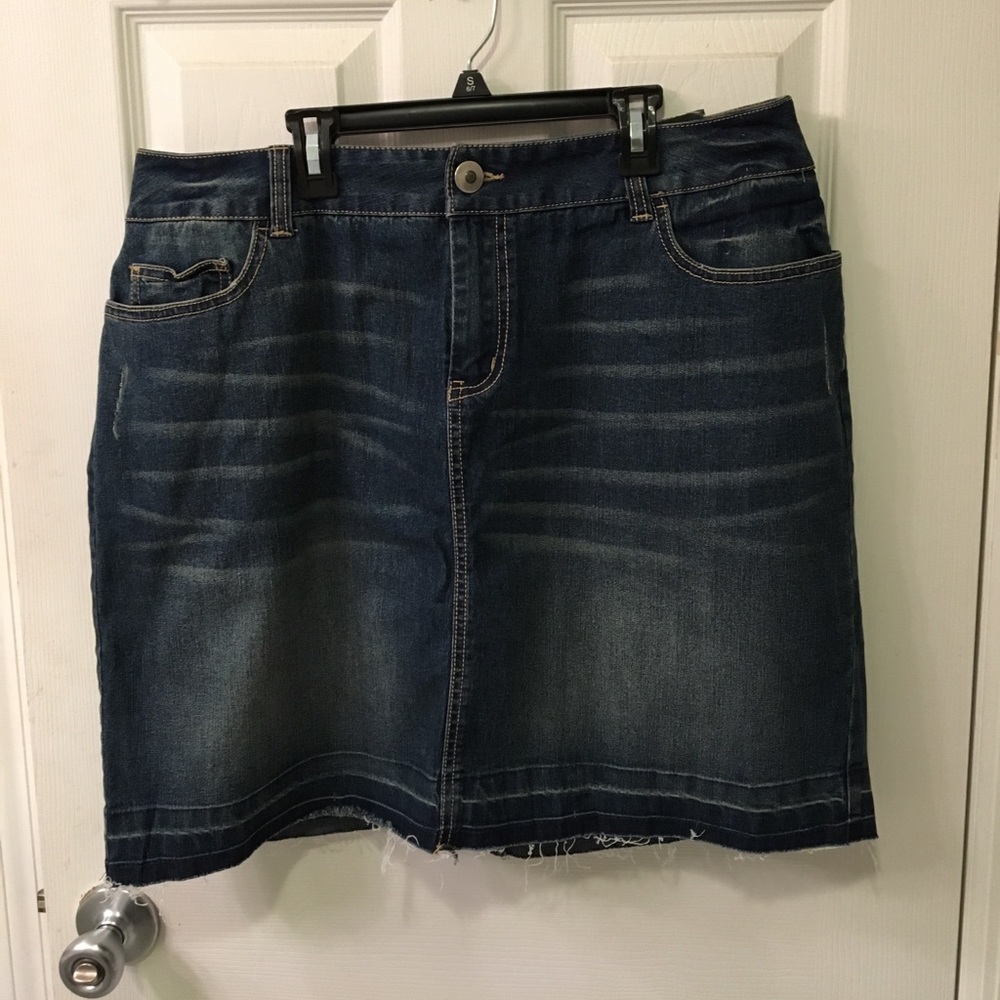 Size 16 denim skort
