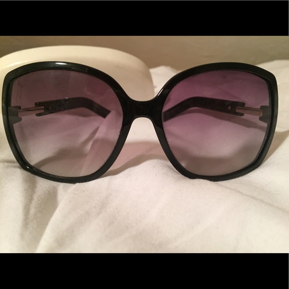 Yves Saint Laurent Sunglasses - Picture 1 of 5