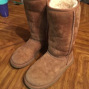 Chestnut Ugg boots