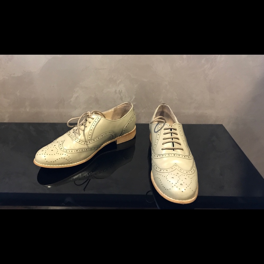 Oasis Lace-Up Oxfords