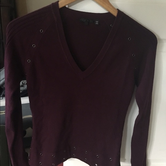 YUKA sweater, size t1 (equivalent to a size small) - Picture 3 of 4