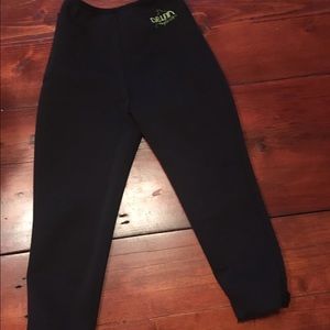 Delfin Spa workout capris