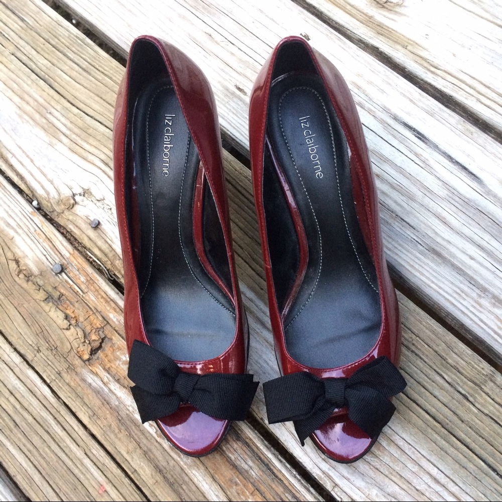 Liz Claiborne Red Bow Pumps