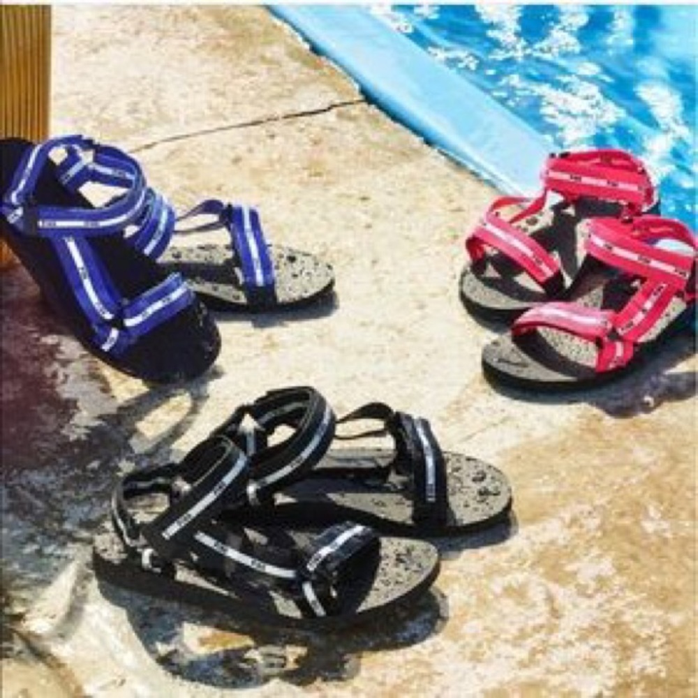 Victoria's Secret Velcro Sandals