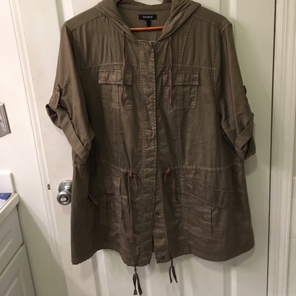 Torrid size 1 olive green short sleeve anorak