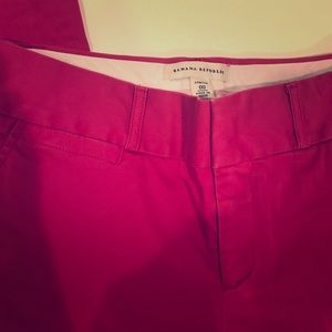 Banana republic magenta capri slacks size 00