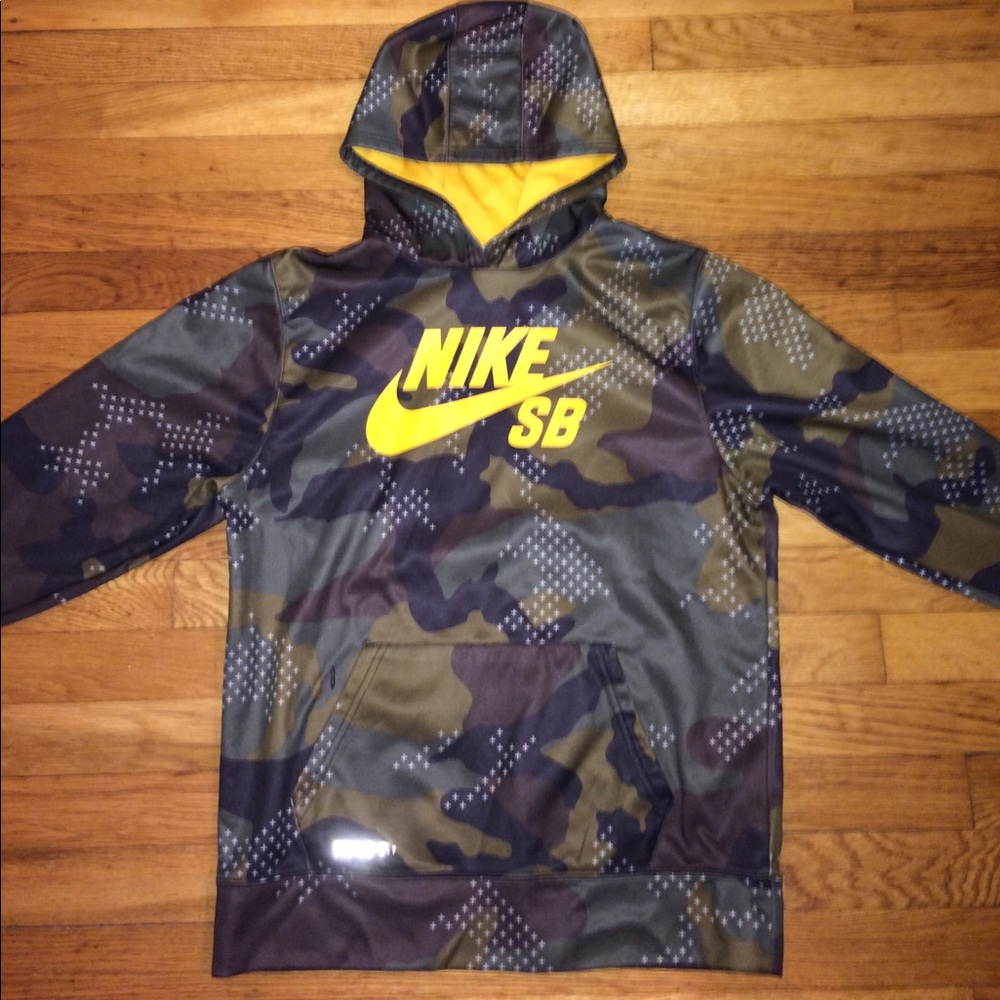 Youth Xtra Large Nike SB camo hoodie