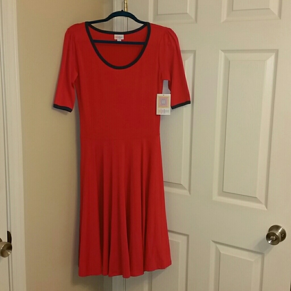 ❤⚘❤Solid Red Navy Trimmed Nicole❤⚘❤