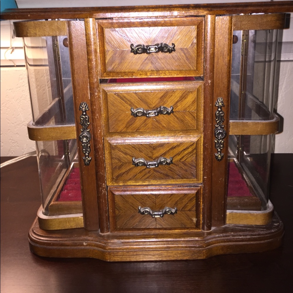 Vintage jewelry box