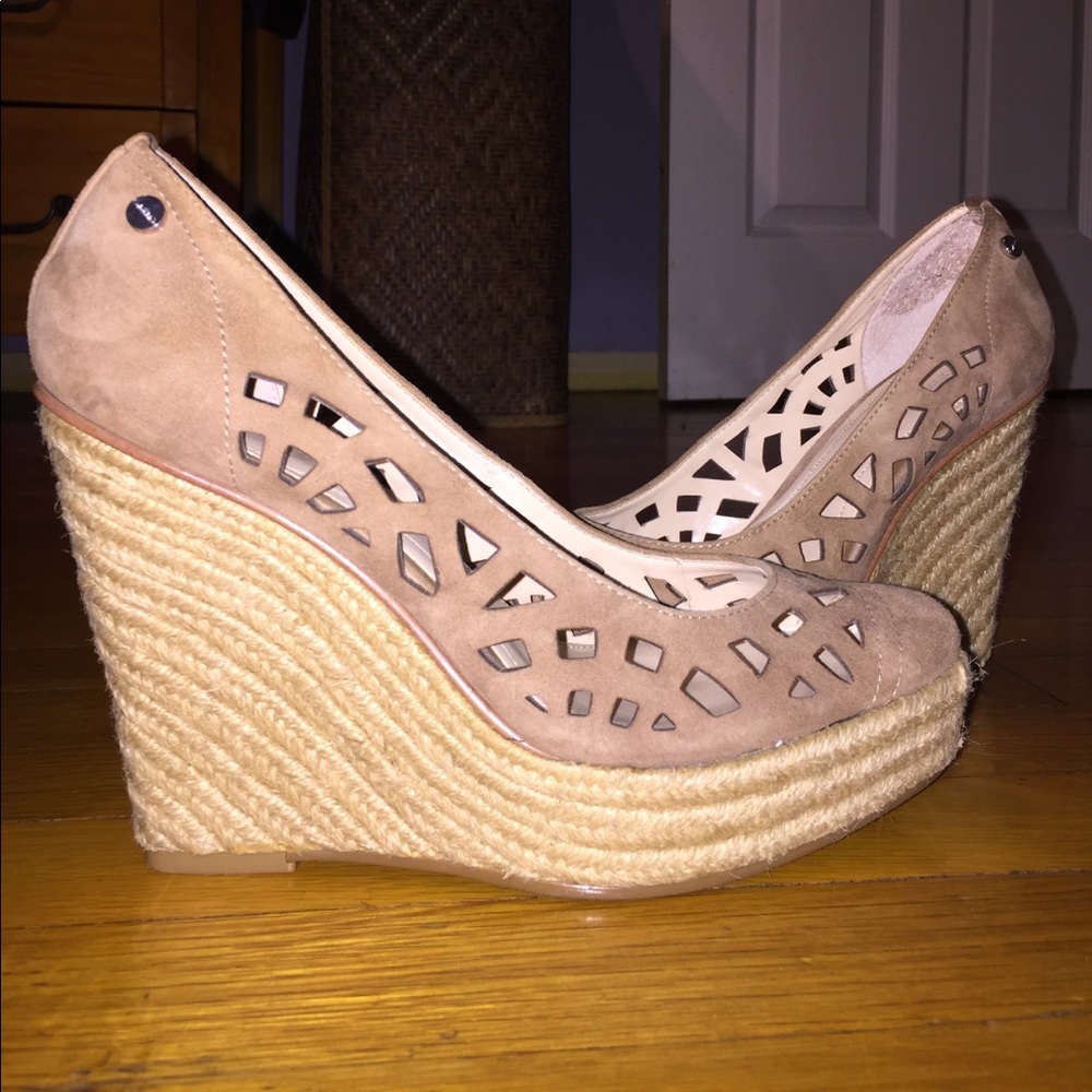 ❤❤RePosh - SEXY Calvin Klein Nude Suede Wedges