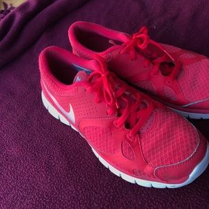 SOLD - Nike size 8