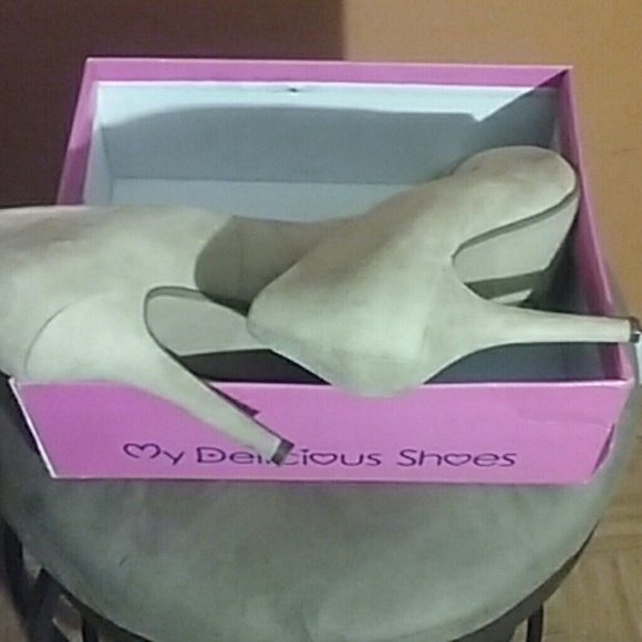 Shoes - Picture 4 of 4