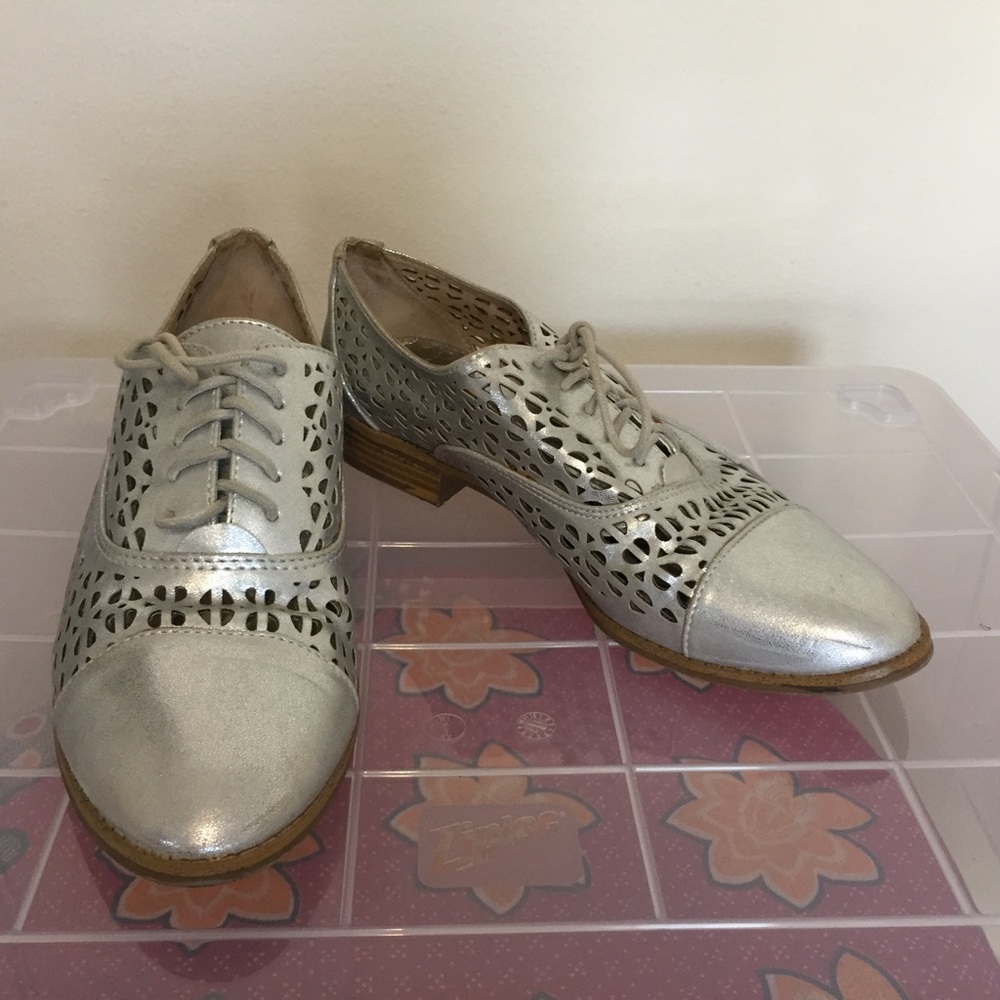 SILVER OXFORDS