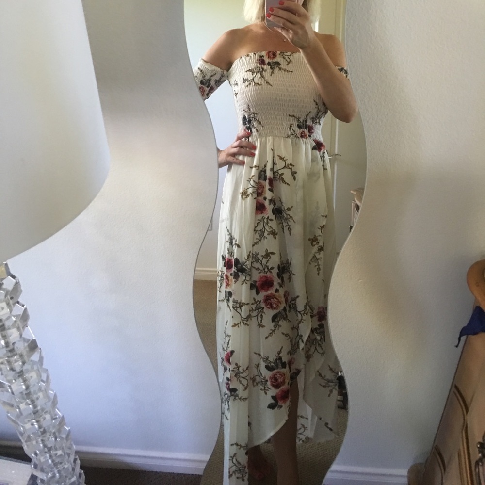 RESTOCK! ✨HP!✨Off Shoulder Boho Floral Maxi Dress✨ - Picture 4 of 7