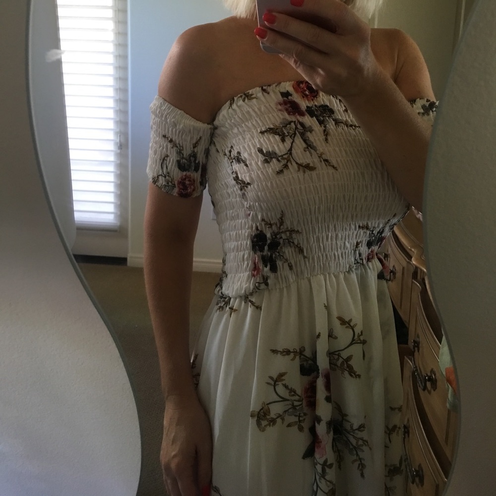 RESTOCK! ✨HP!✨Off Shoulder Boho Floral Maxi Dress✨ - Picture 5 of 7