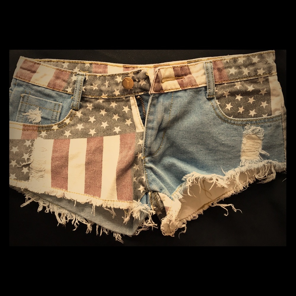 Distressed American Flag Short Jeans