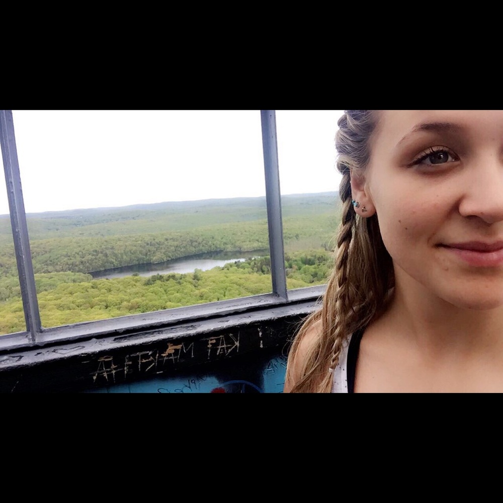 Meet your Posher, Kayla