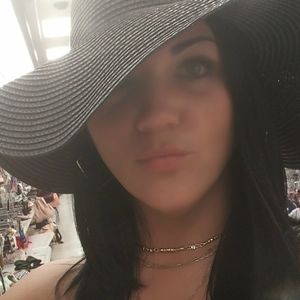 Meet your Posher, Tara