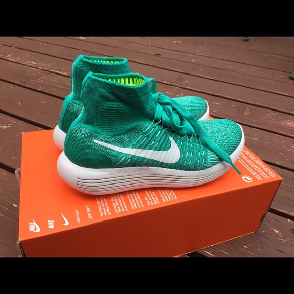 BRAND NEW Nike lunarepic flyknits - Picture 2 of 5