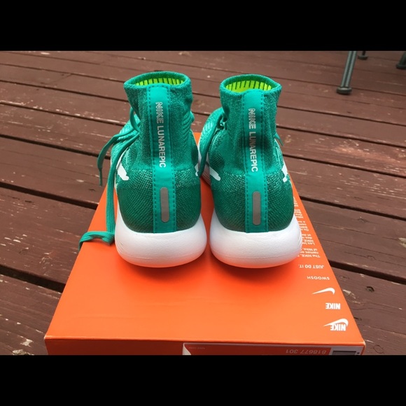 BRAND NEW Nike lunarepic flyknits - Picture 3 of 5