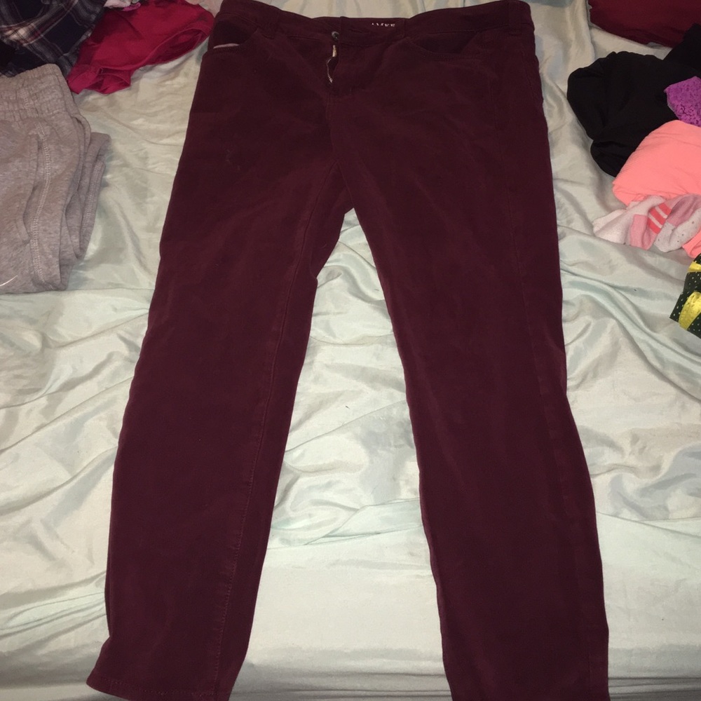 Velvet burgundy American eagle jeggings