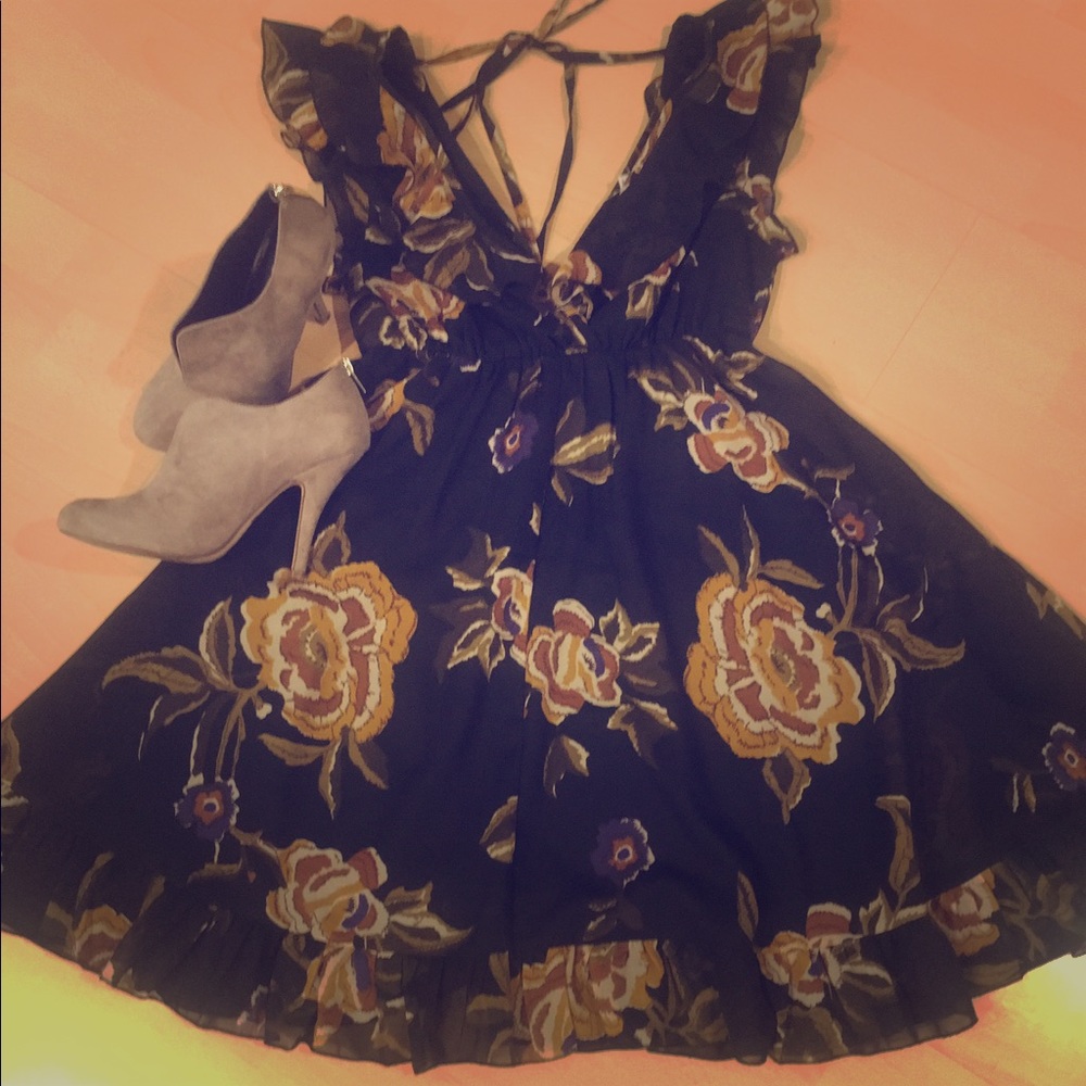 REDUCED 🎉Romantic Black Ruffle dress