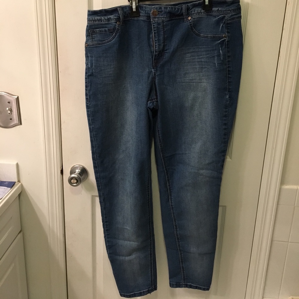 Avenue size 18 denim jegging