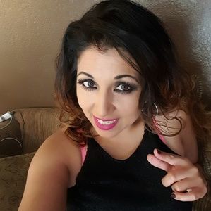 Meet your Posher, Dolores