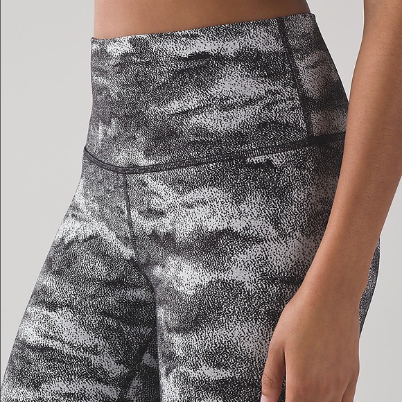 SOLD💕 lululemon Wunder Under Tight Hi Rise Sz 8 - Picture 2 of 4