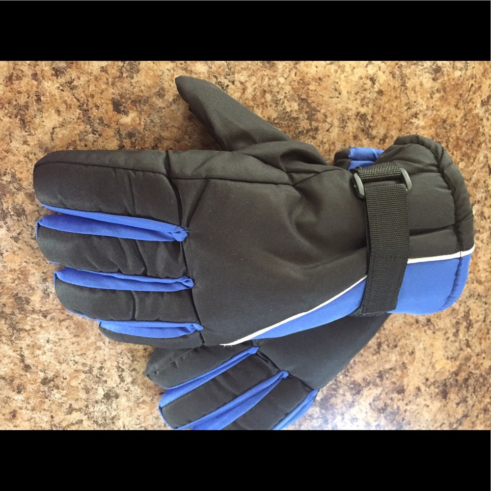 Nwt Mens L rugged wear waterproof ski gloves