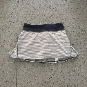 LULULEMON Ruffled Skirt Size 4
