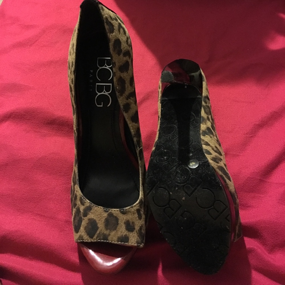 Shoes - Picture 3 of 4