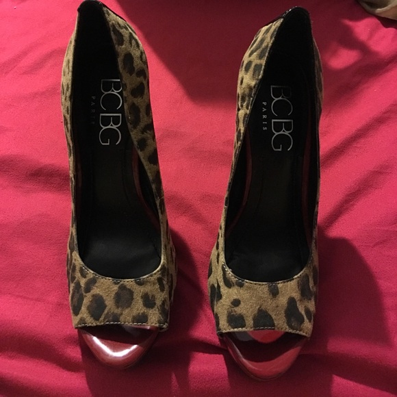 Shoes - Picture 2 of 4