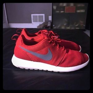 Nike Roshe Run Red Size 12