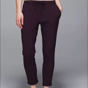 lululemon burgandy jet jogger pant