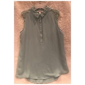 Collard Mint Lace 1/4button up Flowy Tank