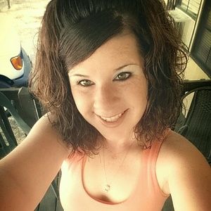 Meet your Posher, Lea