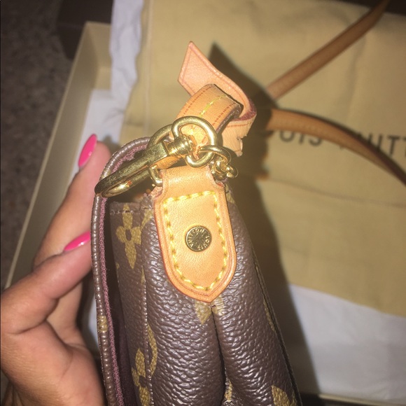 Louis Vuitton favorite pm - Picture 3 of 5