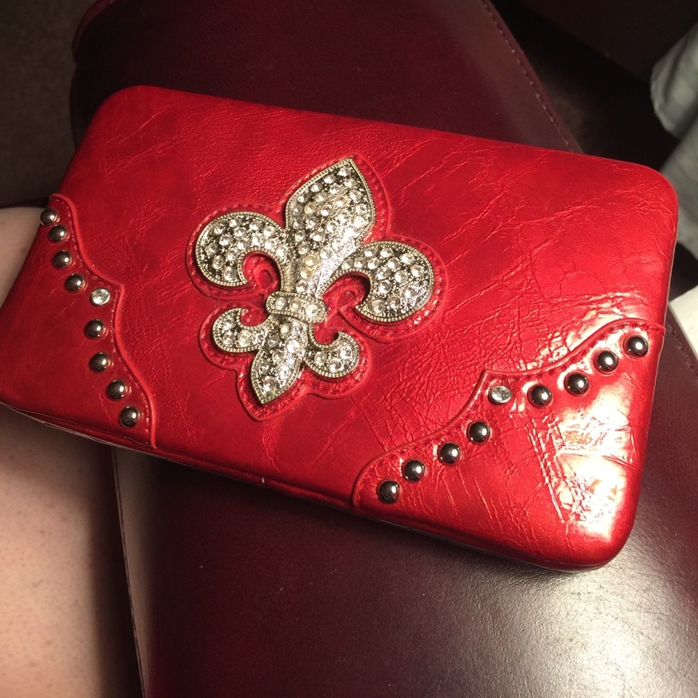 Red leather wallet w/ fleur-de-lis in rhinestones