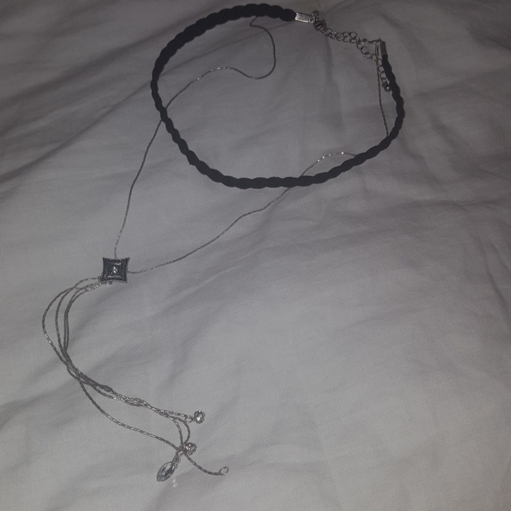 Layered look necklace adjustable length