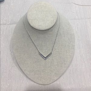 V-Necklace, Rhodium