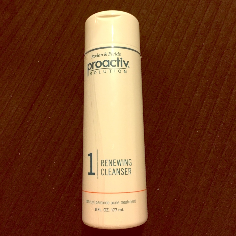 Proactiv Renewing Cleanser