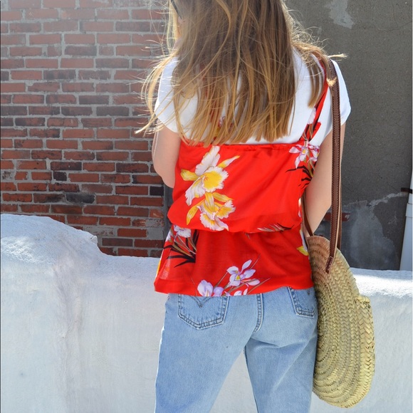❗️SOLD❗️Vintage Red Tank w/ Large Flower Print - Picture 3 of 3
